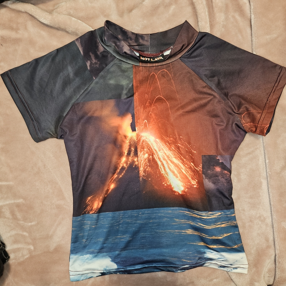 Volcano Tshirt Small